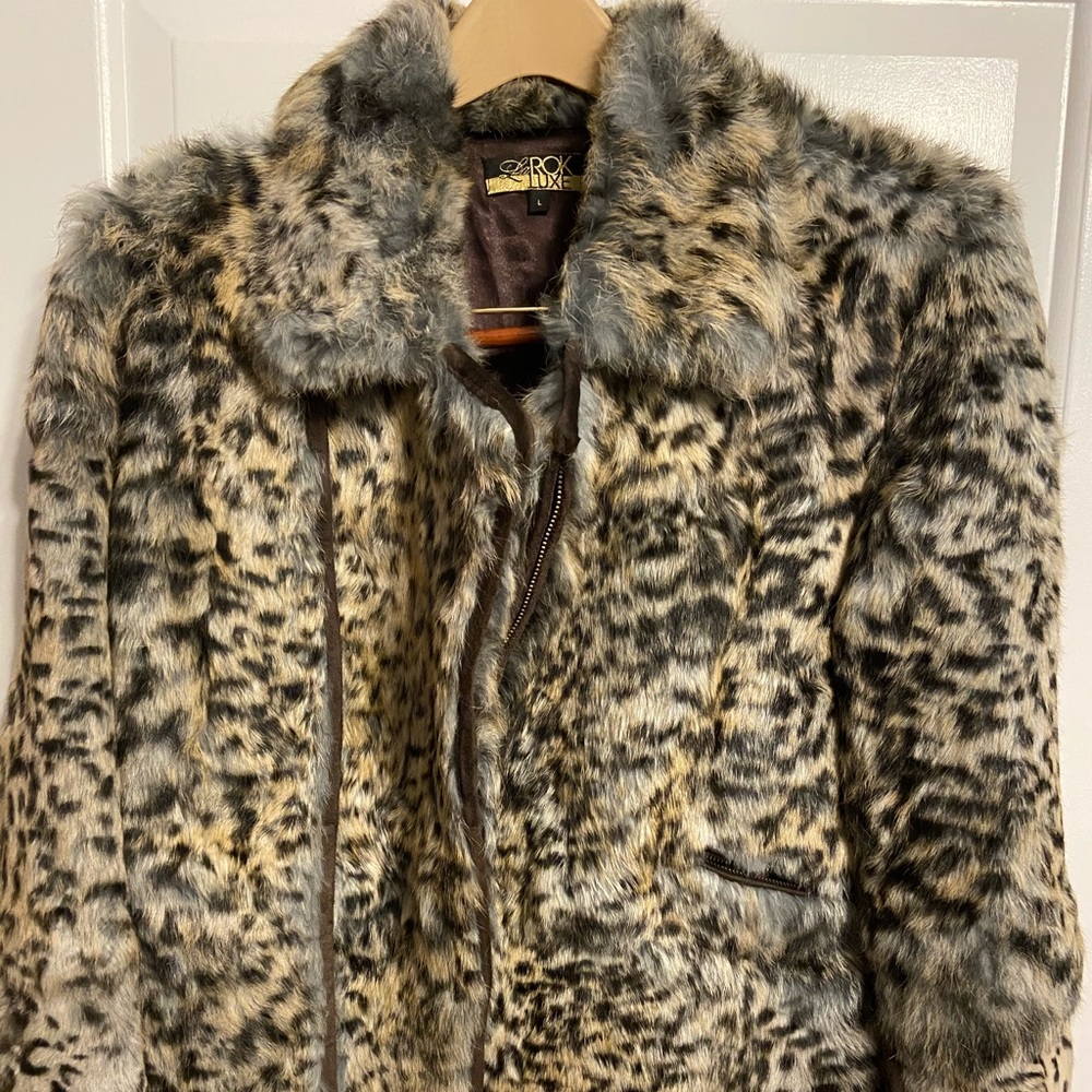 La Rok LUXE rabbit coat size large. Real gur